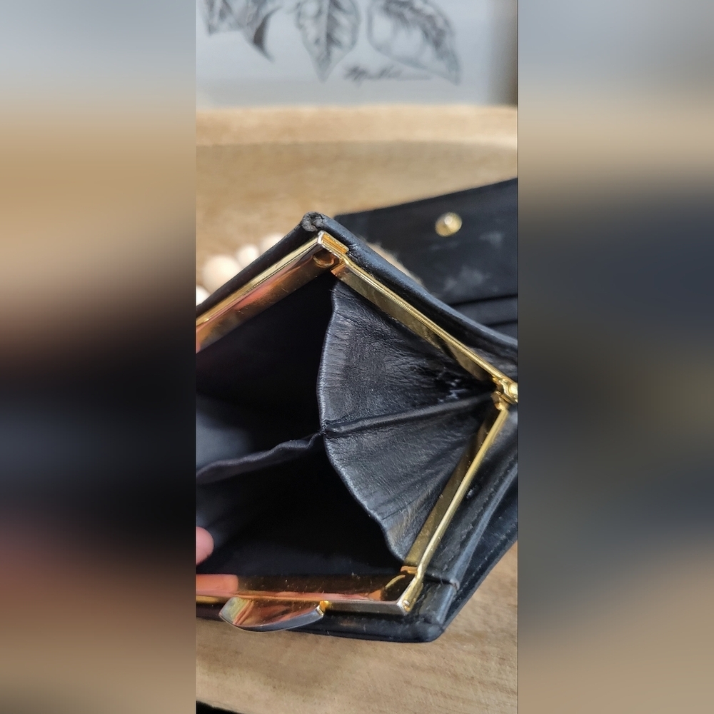 VINTAGE Tignanello 100% Leather Wallet - Picture 7 of 14